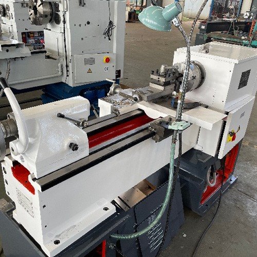info-1-1 Traditional Lathe factory